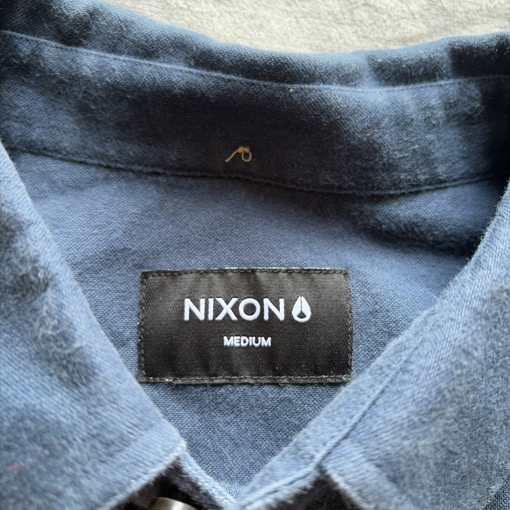 Nixon Shirt Mens Medium Blue Long Sleeve Button Up Workwear - Picture 2 of 5